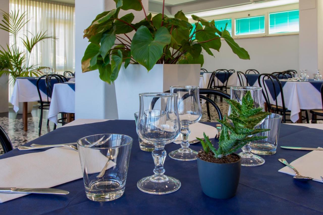 Hotel President'S Pesaro Exterior foto