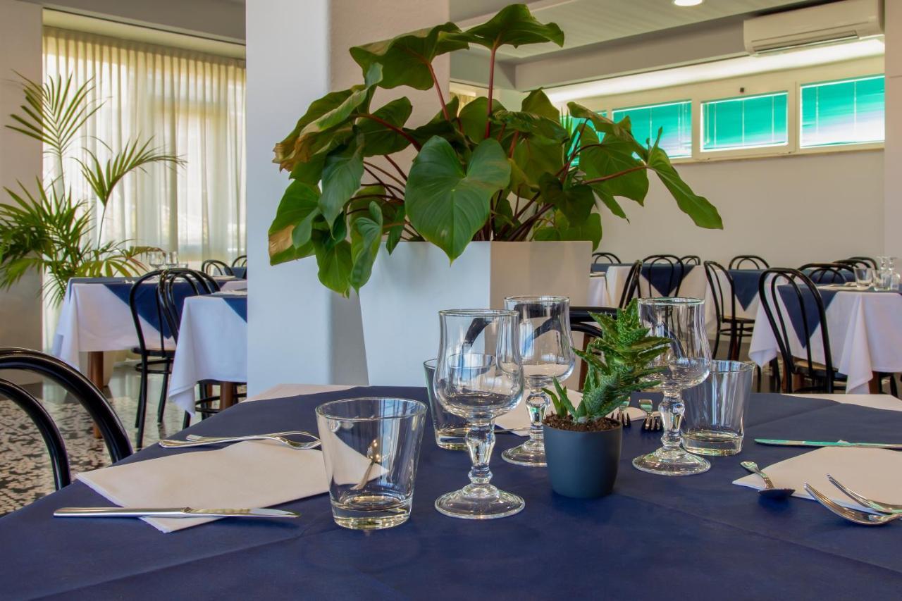 Hotel President'S Pesaro Exterior foto